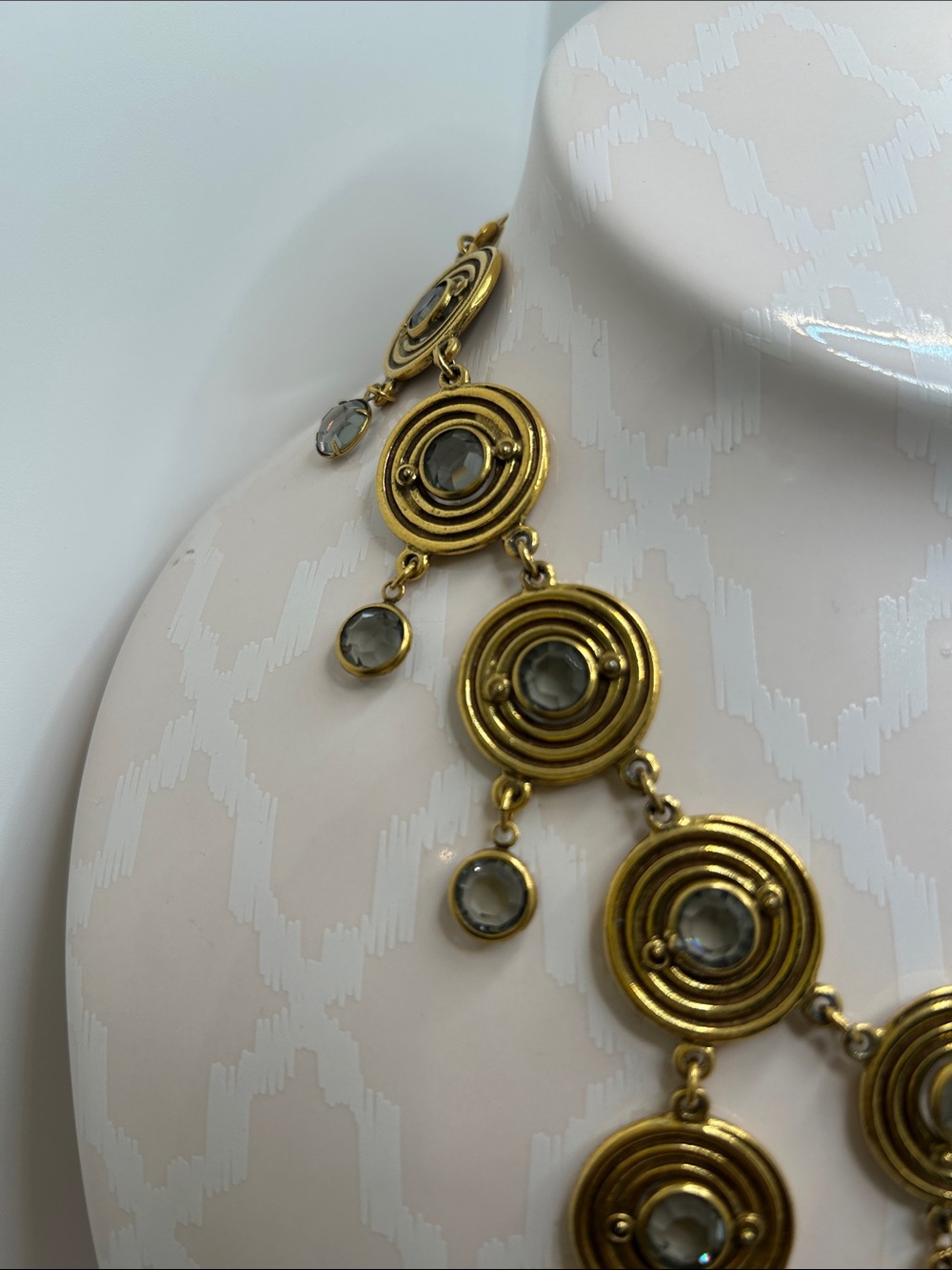Vintage Goldette Gold Circular Disc Bib Necklace with Clear Crystal Drops - Picture 4 of 13
